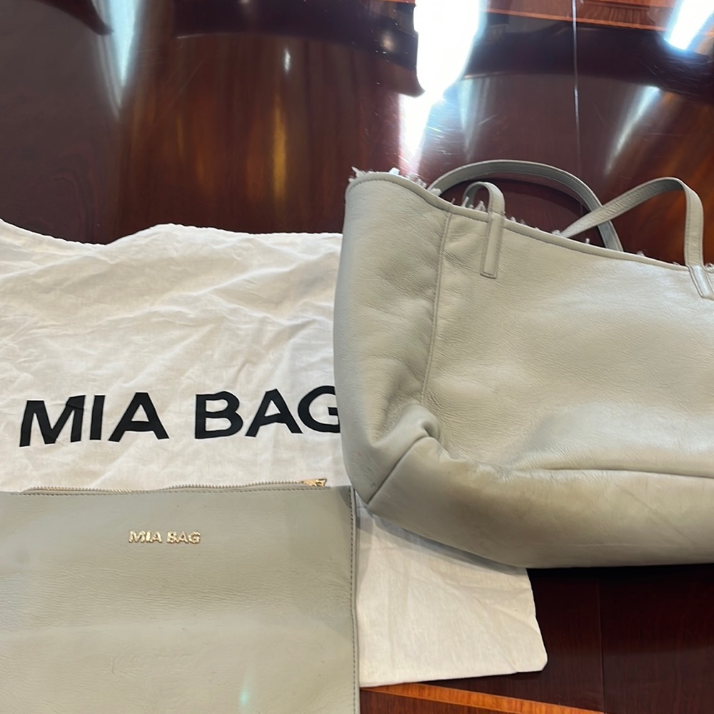 MIA bag as shown